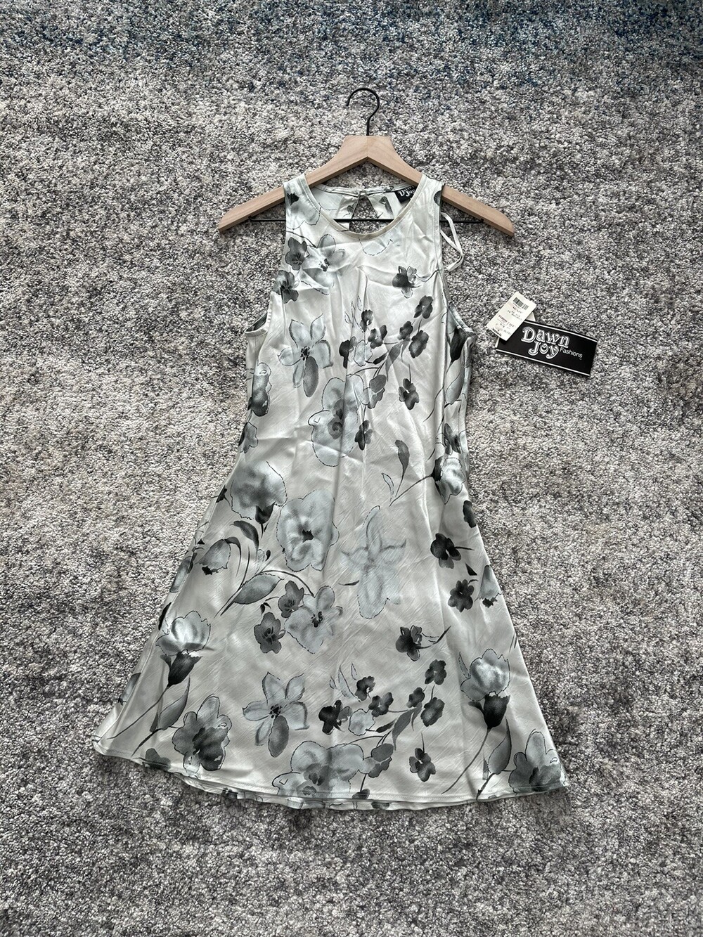 Dawn Joy Fashions Women's Evening Dress Gray Floral Size 5/6